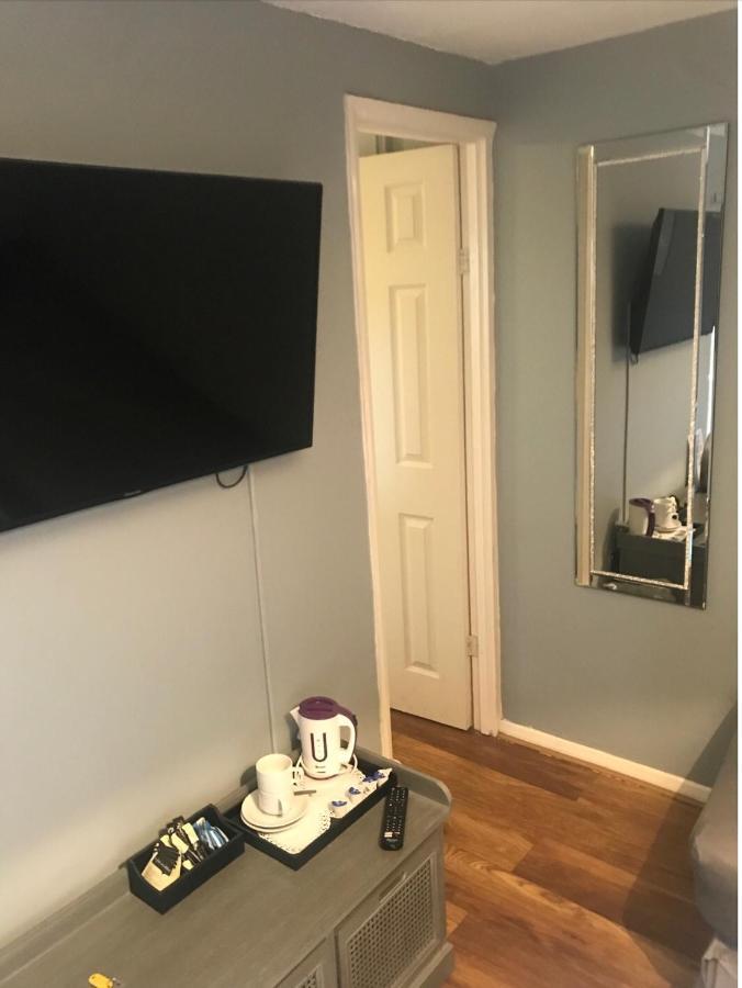Private Double Room With Garden ايبسويتش المظهر الخارجي الصورة